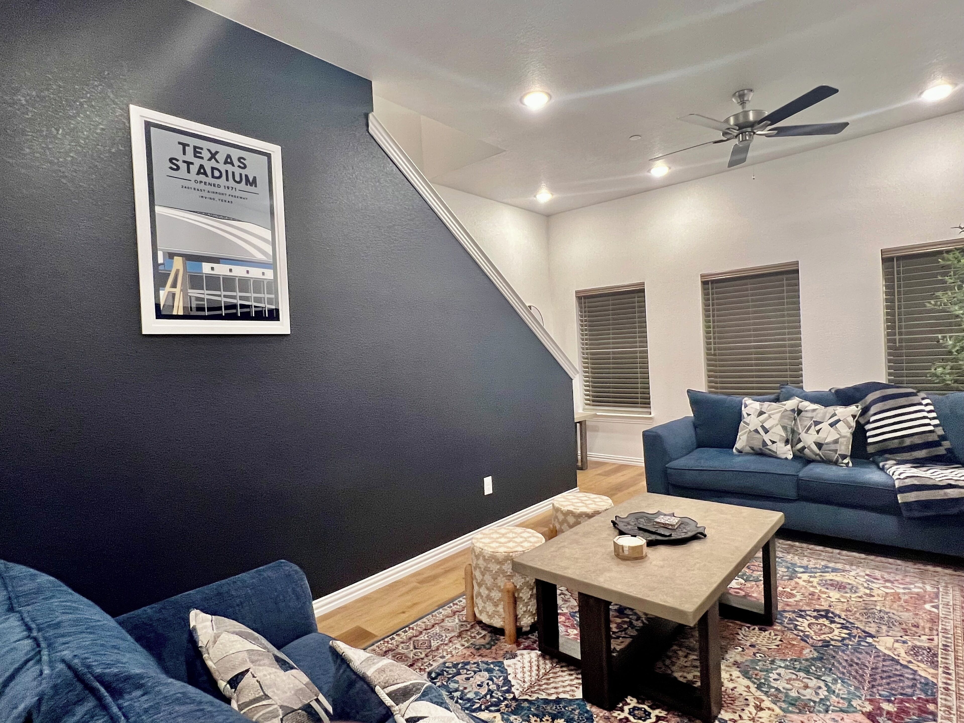 Victory Villa - Lux Townhome Walking Distance to AT&T Stadium & Globe Life Field