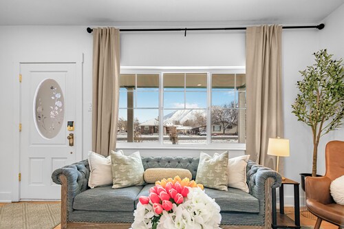 Beautifully Updated Historic Home, with Views, Near Shopping with Holiday Decor