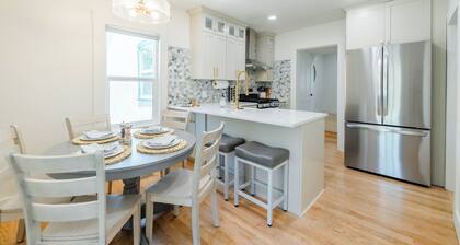 Newly Remodeled, Cozy Home & Yard, Quiet with Mountain Views