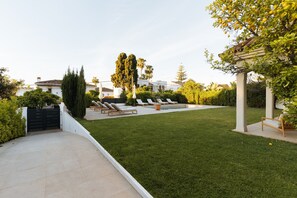 Property grounds - Villa 'Casa Limon Marbella' with Private Pool, Wi-Fi and Air Conditioning (Marbella)