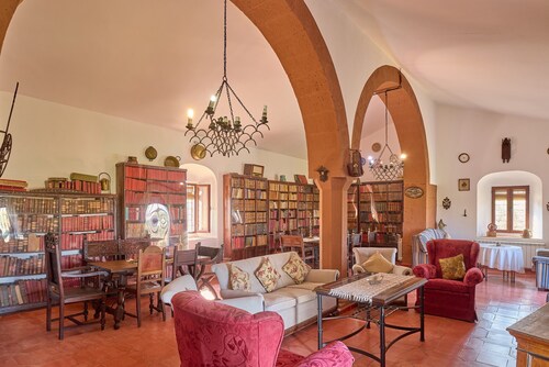 Country House 'Molino De Aceite 1911' with Mountain View, Wi-Fi and Air Conditioning