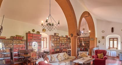 Country House 'Molino De Aceite 1911' with Mountain View, Wi-Fi and Air Conditioning