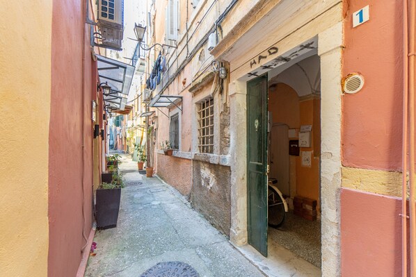 تفاصيل الفندق من الخارج