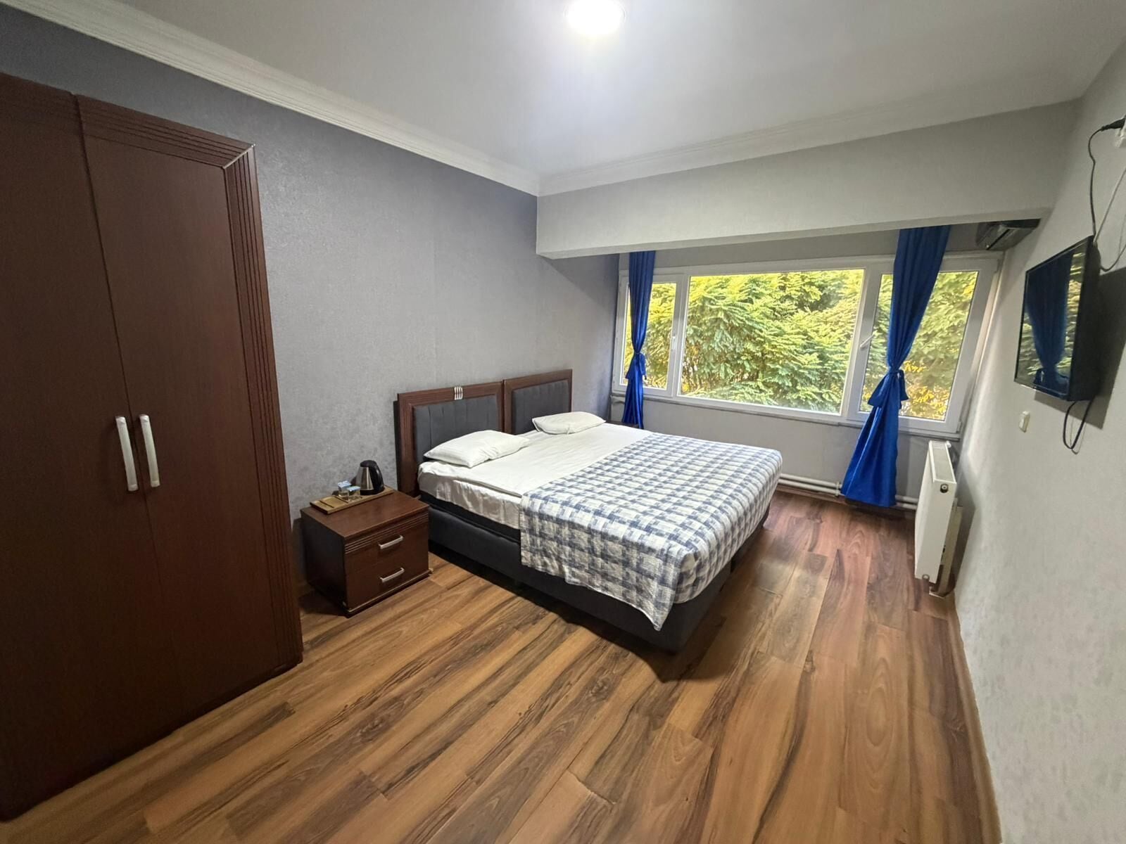 Chambre, 1 lit double, vue piscine