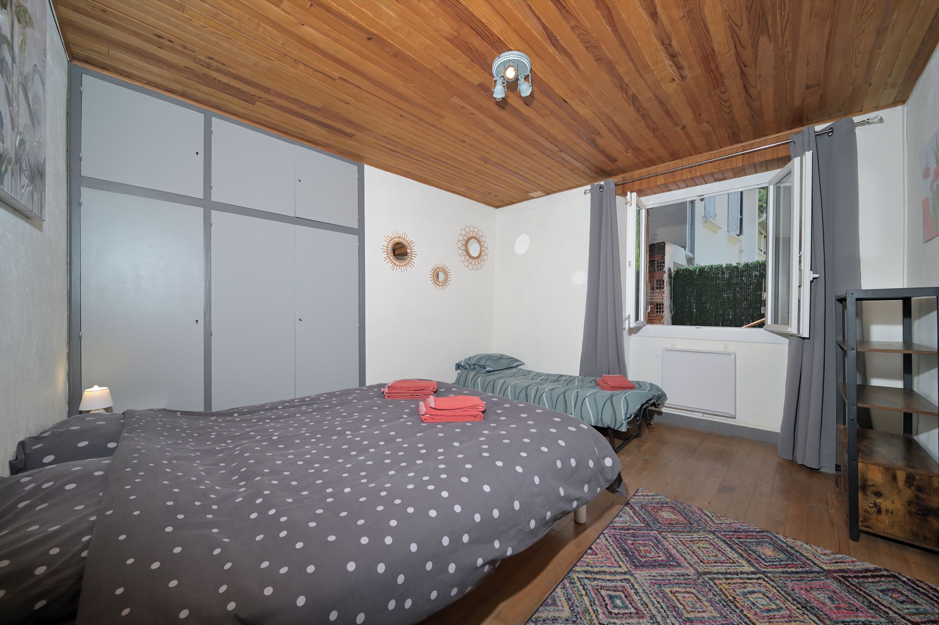 3 soverom, strykejern/-brett, wi-fi (inkludert) og sengetøy