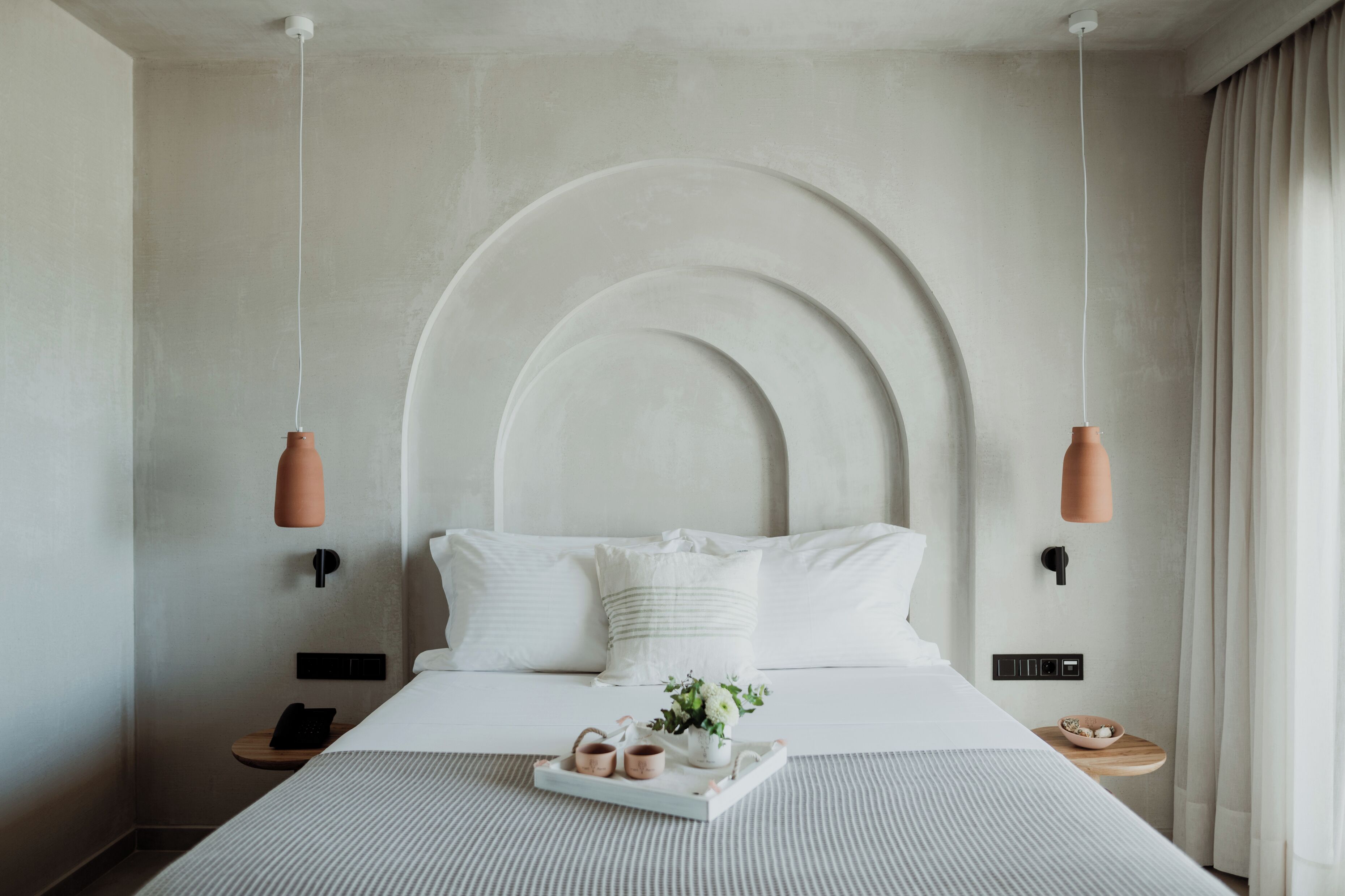 Quarto luxo, vista para o mar | Roupas de cama antialérgicas, camas Select Comfort, cofres nos quartos