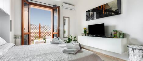 1 bedroom, free WiFi, bed sheets