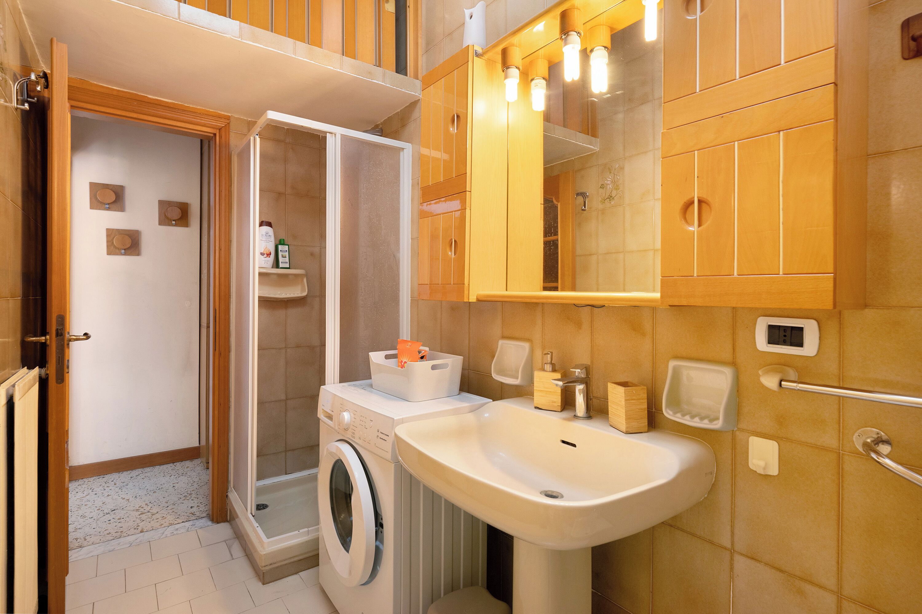 Doccia, asciugacapelli, asciugamani