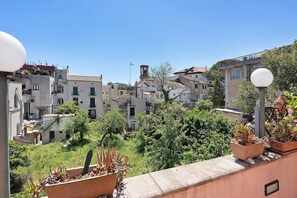 Property grounds - Apartment 'La Gatta Nel Borgo' with Private Terrace, Wi-Fi and Air Conditioning (Cava de' Tirreni)