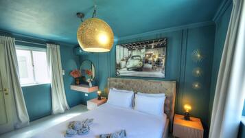 Iron/ironing board, free WiFi, bed sheets