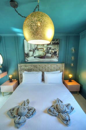 Iron/ironing board, free WiFi, bed sheets