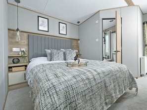 2 bedrooms, bed sheets - Beverly Lodge - UK47484 (Wilberfoss, near York)