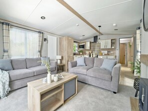TV - Beverly Lodge - UK47484 (Wilberfoss, near York)