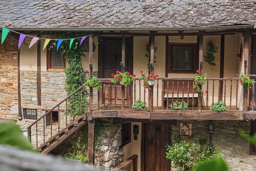 Country House 'El Pajariel I' with Mountain View and Barbecue with Recreation Area