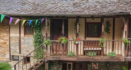 Country House 'El Pajariel I' with Mountain View and Barbecue with Recreation Area