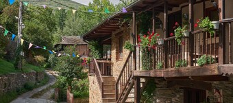 Country House 'El Pajariel I' with Mountain View and Barbecue with Recreation Area
