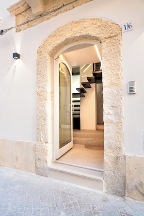 Interior - Casa Santini | Seafront Ortigia Townhouse with Roof Terrace | 3 Bed 3 Bath (Siracusa)