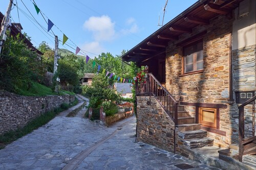 Country House 'El Pajariel II' with Mountain View and Barbecue with Recreational Area