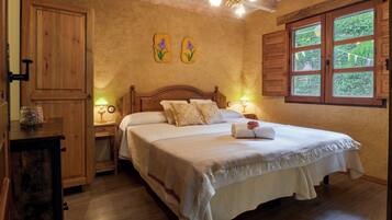 2 slaapkamers, een strijkplank/strijkijzer, gratis wifi, beddengoed