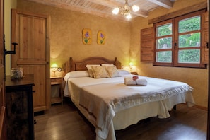 2 soverom, strykejern/-brett, wi-fi (inkludert) og sengetøy