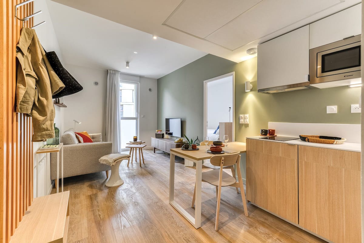 Classic Apartment | 1 bedroom, premium bedding, pillowtop beds, laptop workspace