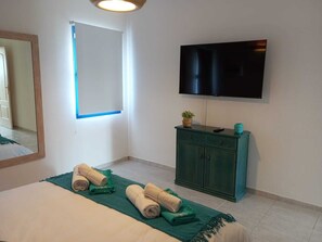 1 室のベッドルーム、セーフティボックス (  室内)、アイロン / アイロン台、旅行用ベビーベッド