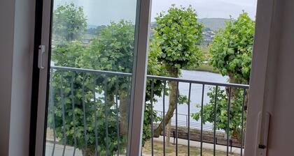 House Mariona - Estadia com Linda Vista em Frente ao Rio Coura