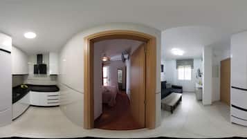 1 slaapkamer, een strijkplank/strijkijzer, wifi, beddengoed