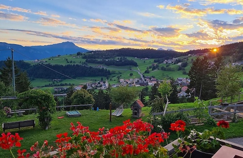 Ferienwohnung 'Wiese' mit Bergblick, Gemeinschaftsgarten und WLAN
