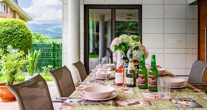 Country House 'Casa La Manzana' with Mountain View, Private Terrace and Wi-Fi