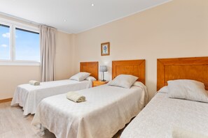 4 bedrooms, free WiFi, bed sheets