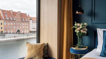 Deluxe Apartment | Premium bedding, individually decorated, individually furnished, desk