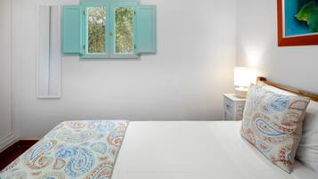 2 slaapkamers, een strijkplank/strijkijzer, gratis wifi, beddengoed