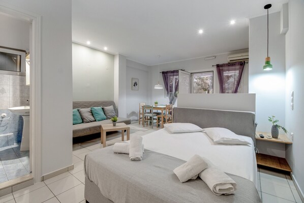 1 slaapkamer, een strijkplank/strijkijzer, gratis wifi, beddengoed