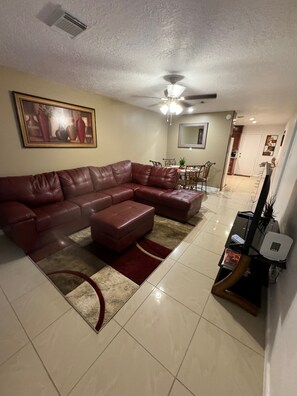 Smart TV - Private Duplex #4 -Centrally Located - New Listing (Houston)