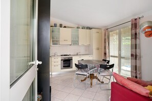 Interior - Villa 'Pairola' with Sea View, Private Garden and Air Conditioning (San Bartolomeo al Mare)