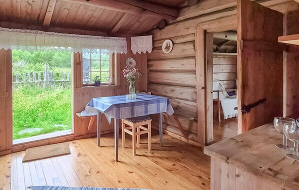 Dining - 2 bedroom stunning home in Sel (Sel)