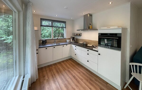 Fridge, microwave, dishwasher, coffee/tea maker