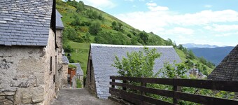 Villa 'Toulal'ô' with Mountain View, Private Garden and Wi-Fi