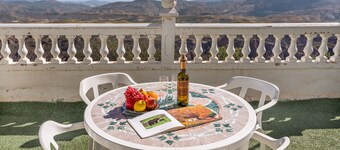 Country House 'Casa Mamica Rosario' with Mountain View, Private Terrace and Wi-Fi