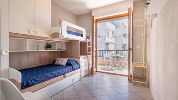 2 dormitorios, tabla de planchar con plancha, wifi gratis y ropa de cama