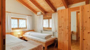 2 bedrooms, free WiFi, bed sheets