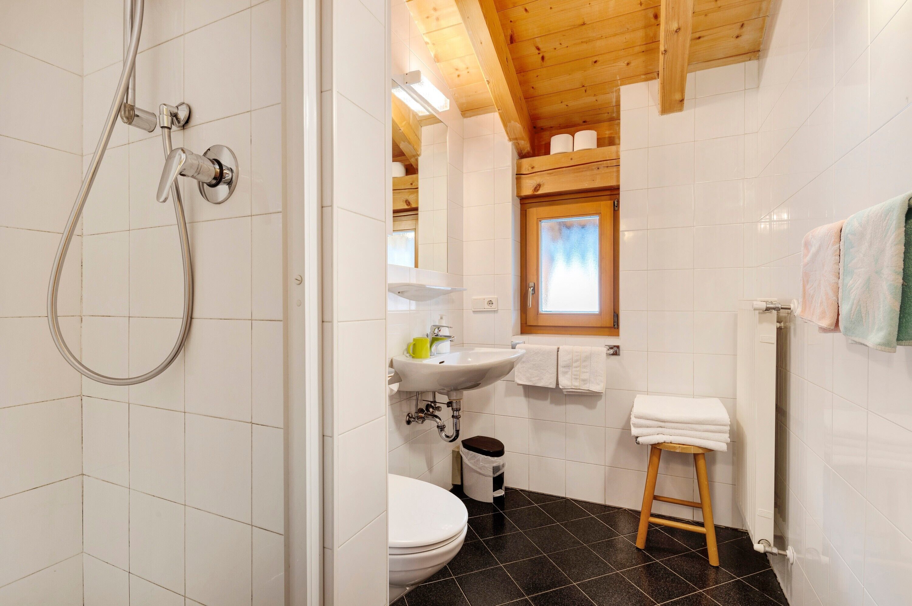Shower, towels