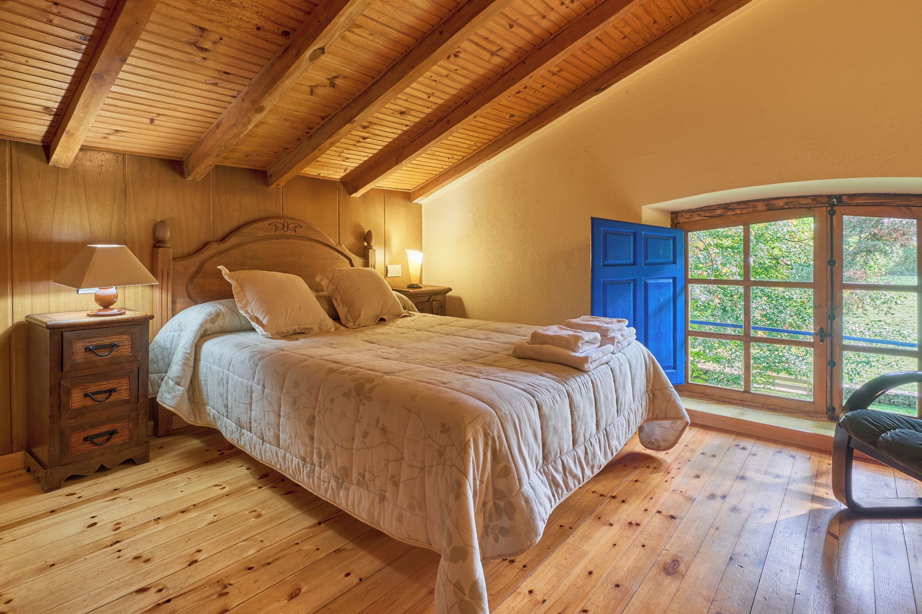 7 habitaciones, wifi y ropa de cama 