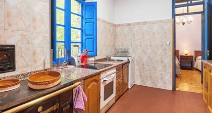 Casa rural 'La Fabrica De Cabornera' con vistas a la montaña y jardín privado