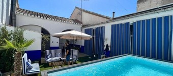 Country House 'Casa Maria Camuñas' with Private Pool, Wi-Fi and Air Conditioning