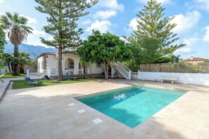 Pool - Holiday Home 'Can Manya' with Private Pool, Private Terrace and Private Garden (Alcanar)