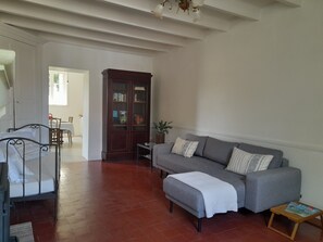 Fireplace - Cottage 'Vacation Rental' with Private Terrace, Private Garden and Wi-Fi (Lignières-Ambleville)