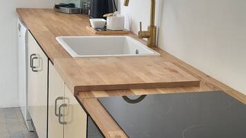 Køleskab, ovn, kogeplade, opvaskemaskine