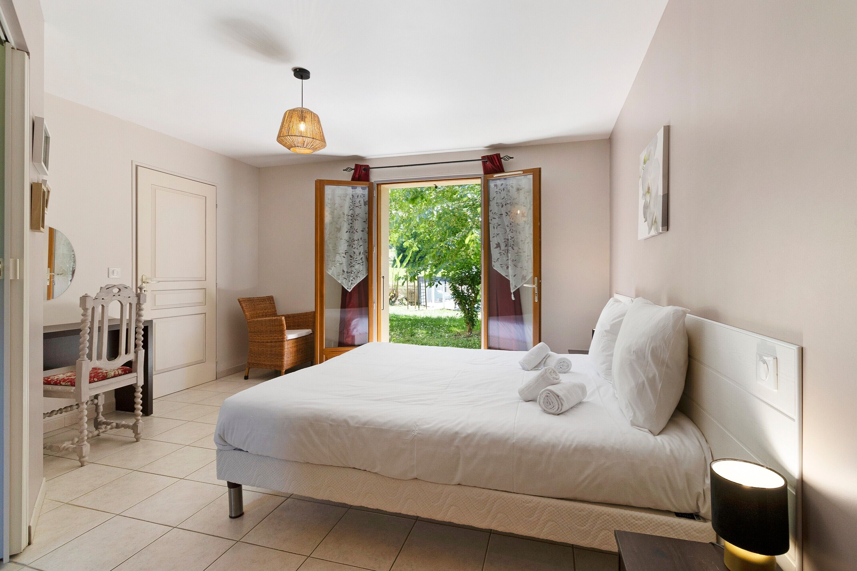 4 chambres, fer et planche à repasser, Wi-Fi gratuit, draps fournis